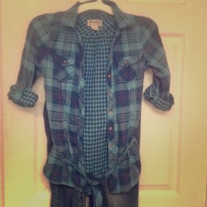 Cute! Large Mudd Plaid Button-down