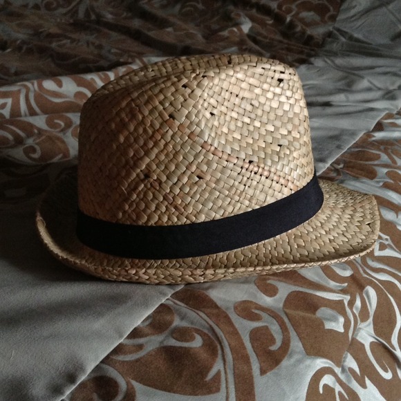 Accessories - Fun straw fedora