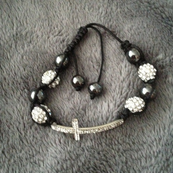 Adjustable bracelet