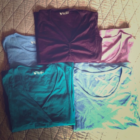 ❌SOLD❌Bundle of 5 Victoria's Secret Tee Shop