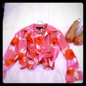 🌺🌺 HOST PICK  Silk Floral Blouse 🌺HOLD for Amy