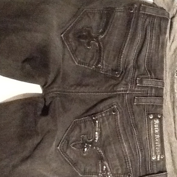 **no longer available** Rock Revival skinny jeans - Picture 3 of 4