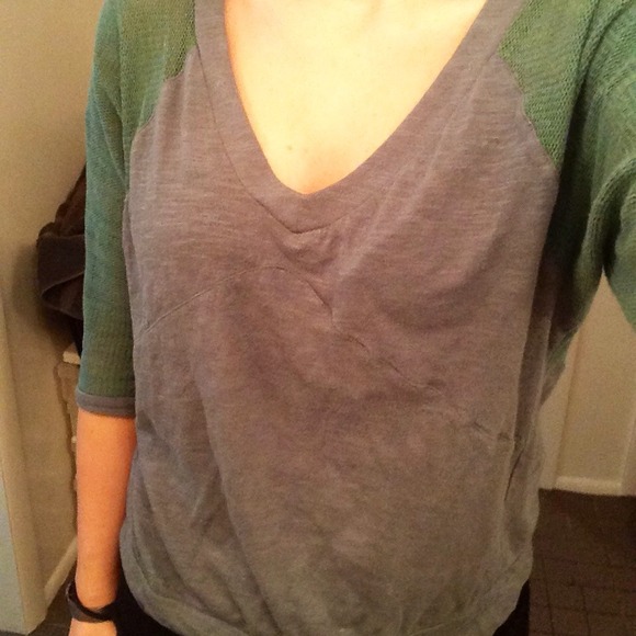 ⛔SOLD IN BUNDLE⛔ F 21 Dusty Forest Green Henley