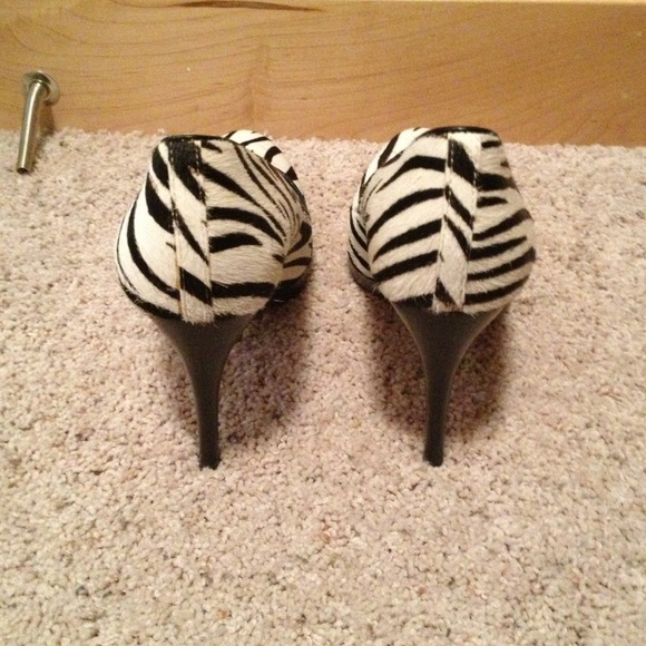 Steve Madden zebra stripe high heels. - Picture 4 of 4