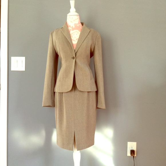 Calvin Klein Suite :skirt and blazer
