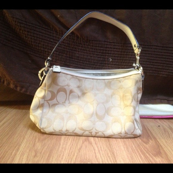 Coach purse - Picture 2 of 2