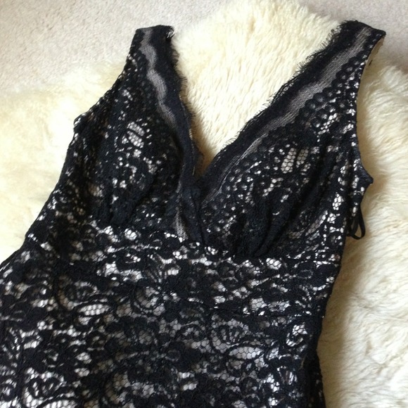 SOLD!!!!!!classically elegant lace dress - Picture 2 of 2