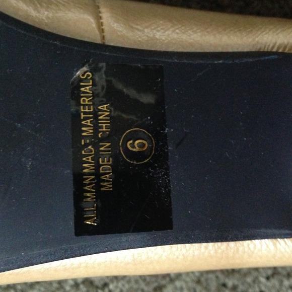 Low Heel Gold Tone Pumps - Picture 4 of 4