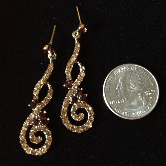 New! Rhinestone earrings in gold and brown color. - Picture 2 of 3