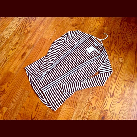 Black Striped light sweater. Brand - COTTON ON.