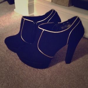 Black express faux suede booties