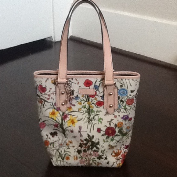 RESERVED  GUCCI Tote AUTHENTIC