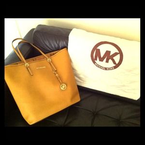 Michael Kors Jet Set Tote