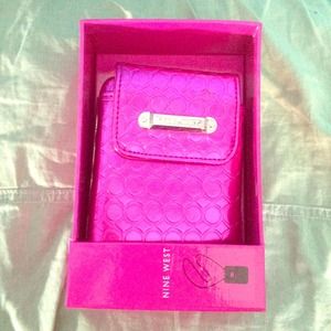 Nine West wallet/phone holder