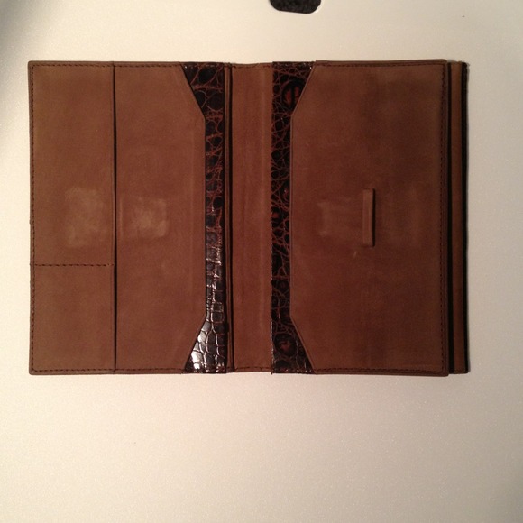 🍃❤ ...Genuine alligator and suede wallet 👑HP👑 - Picture 2 of 4