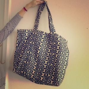 Straw tote bag perfect for the beach!