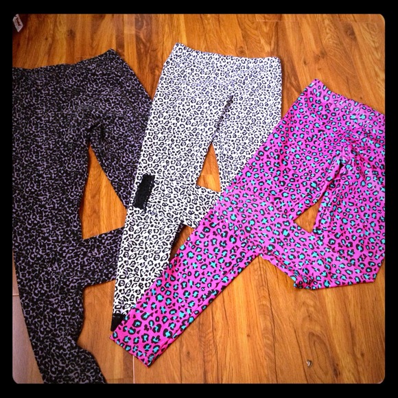 Leopard cheetah print leggings / PINK ONES (: