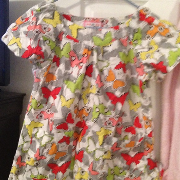 💥SOLD.   Scrub top - Picture 2 of 2