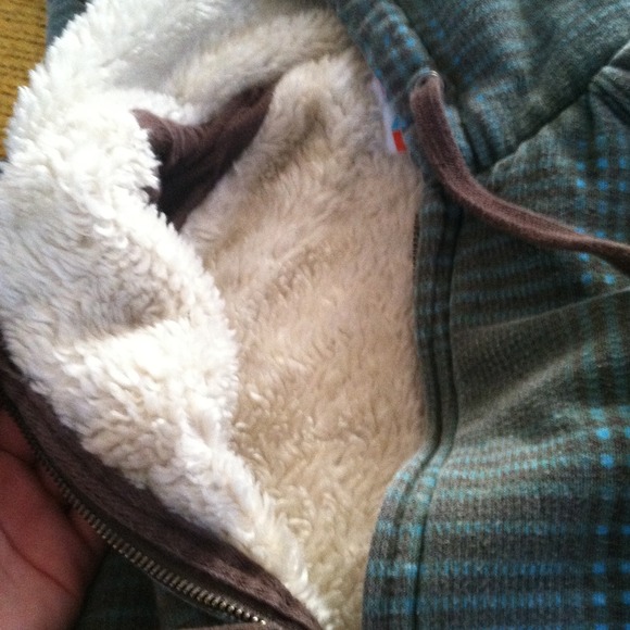 Super fuzzy Roxy jacket! - Picture 2 of 2