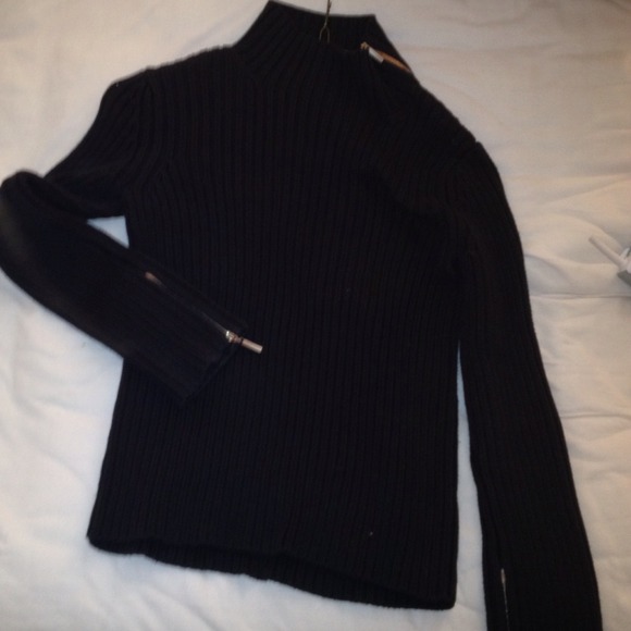 Classic ribbed sweater - Picture 1 of 2