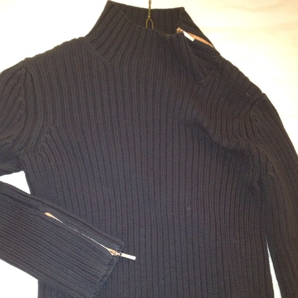Classic ribbed sweater - Picture 2 of 2
