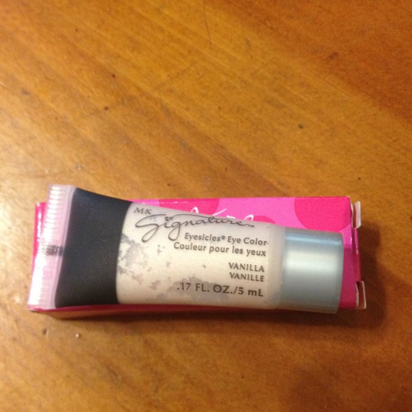Mary Kay discontinued eyesicles! Vanilla NIB
