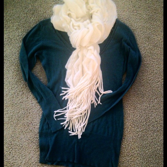 Knit teal tunic sweater and knit ruffle scarf - Picture 1 of 4