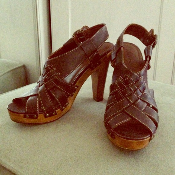Brown sandal style, wooden high heels