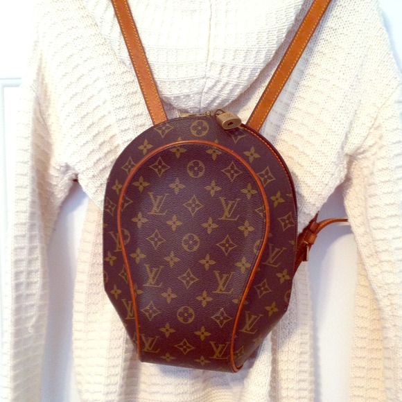 Authentic LV Bag 🔒Reserved