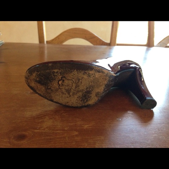 Beautiful patent leather Stuart Weitzman pumps - Picture 3 of 3