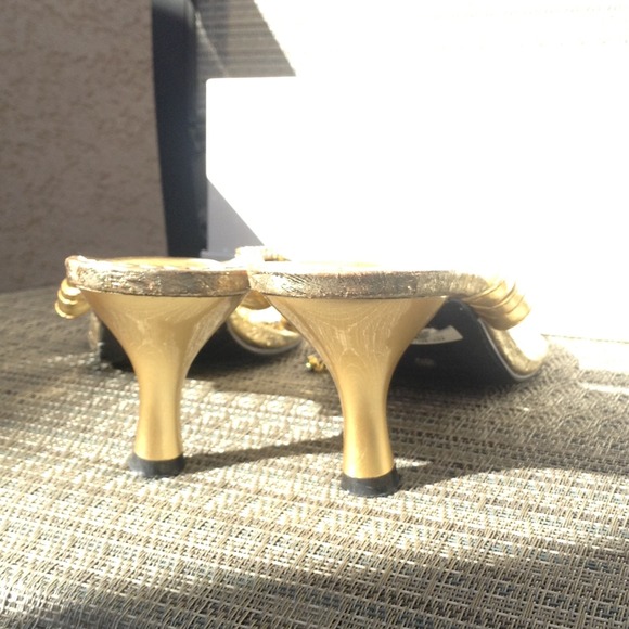 Shoes - Picture 4 of 4