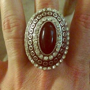 Gorgeous costume ring