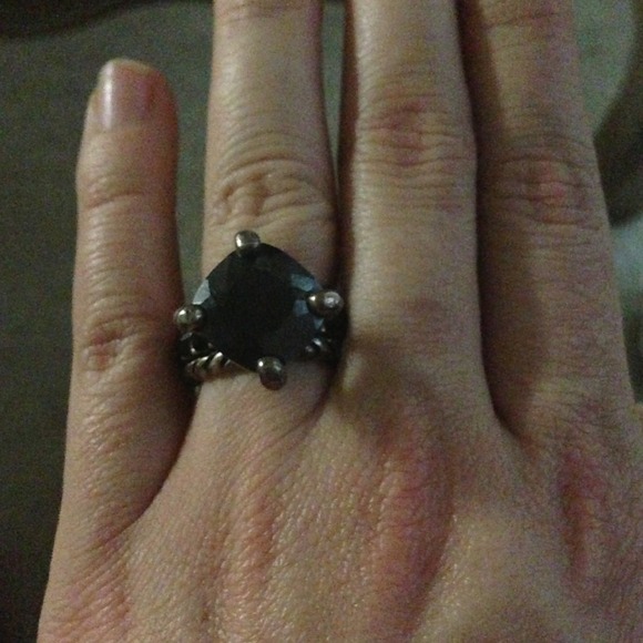 Ring black and silver