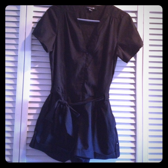 f21 zip up romper.