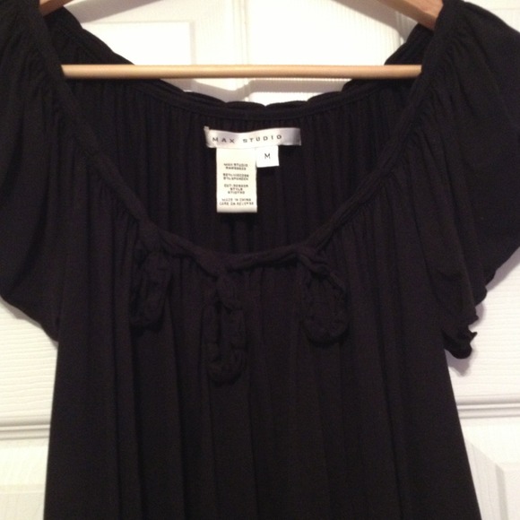 Max Studio black top - Picture 2 of 4