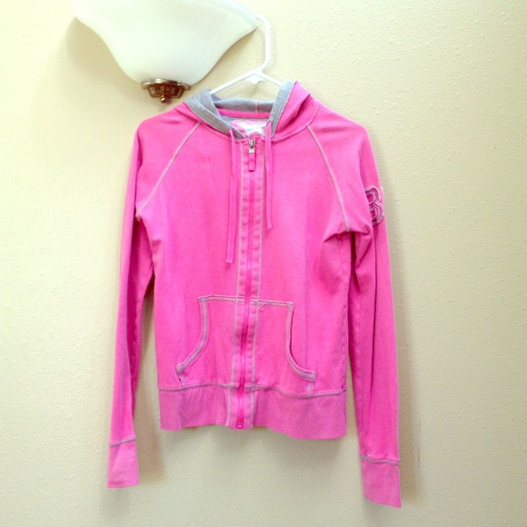 🌀 VS zip up sweat shirt REDUCED! 🌀