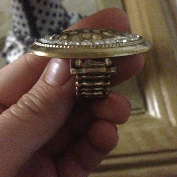 Large costume ring - Picture 3 of 3