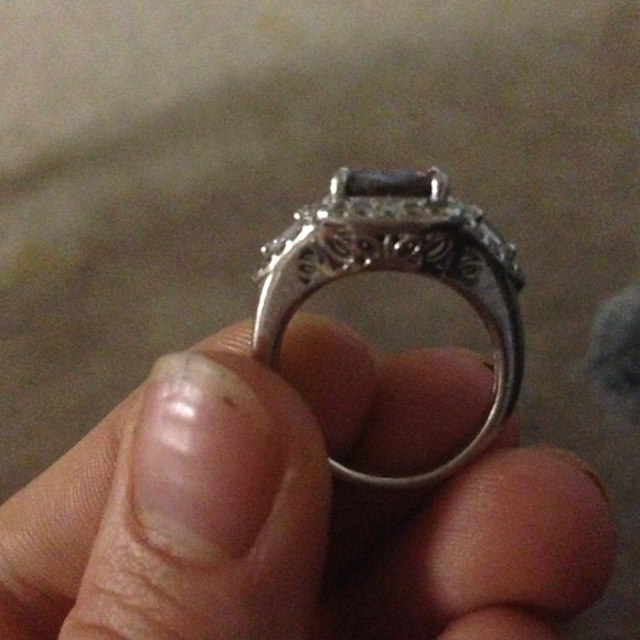 Ring - Picture 3 of 3