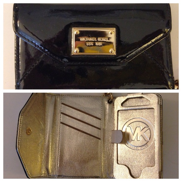 Michael kors iPhone clutch and wallet