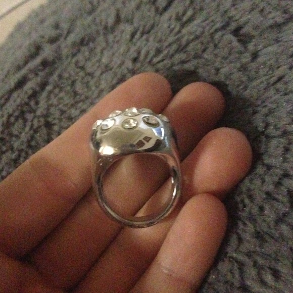 Plastic silver ring - Picture 2 of 2