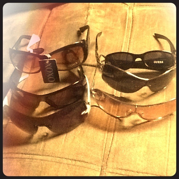 SOLD """""" out.....   Bunch of sun glasses - Picture 1 of 1
