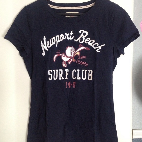 Hollister tshirt
