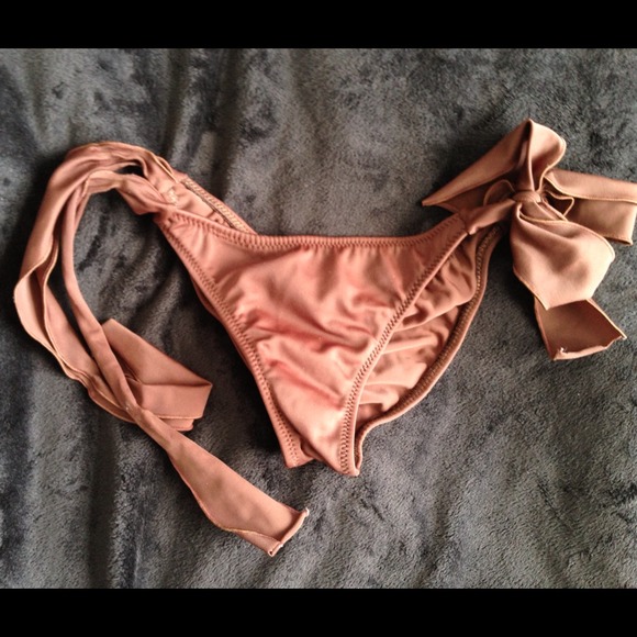 ❌SOLD❌ Extremely cheeky bikini bottoms