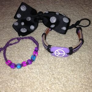 HOMEMADE BRACELET/BOW SET