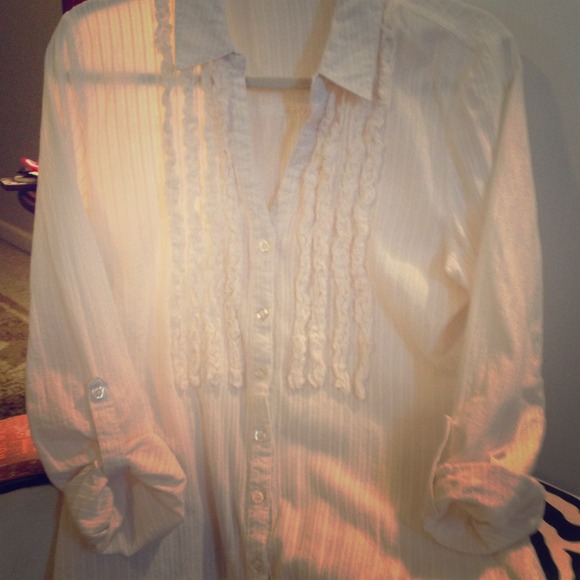 Tahari suit and blouse