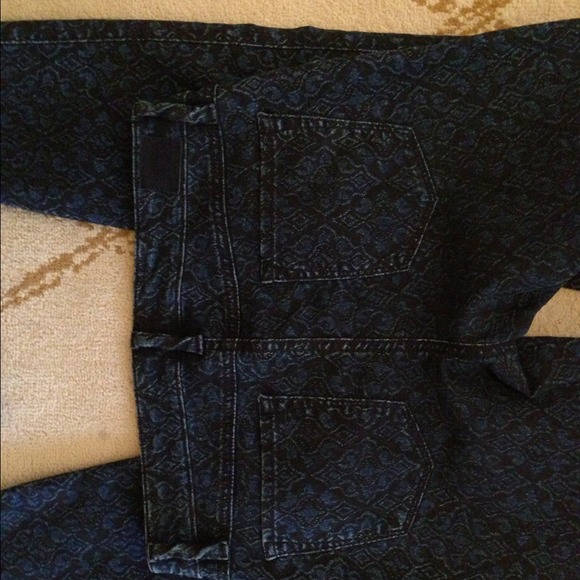SOLD Guess Pattern Denim - Picture 4 of 4