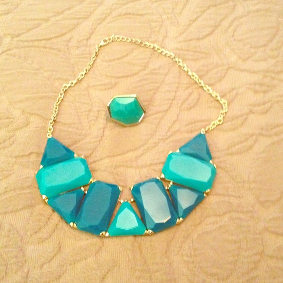 Two toned teal bib necklace and cocktail ring. - Picture 1 of 3