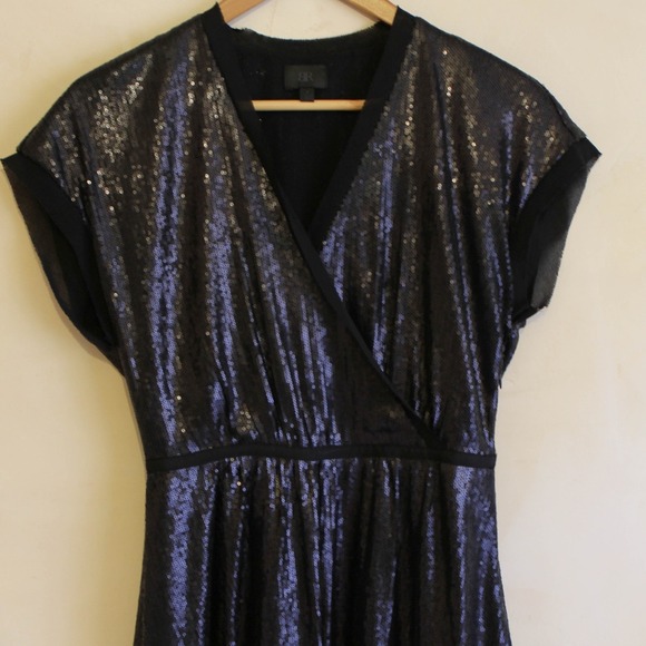 ⭐️⭐️FLASH SALE⭐️⭐️ Monogram label sequin dress - Picture 2 of 4