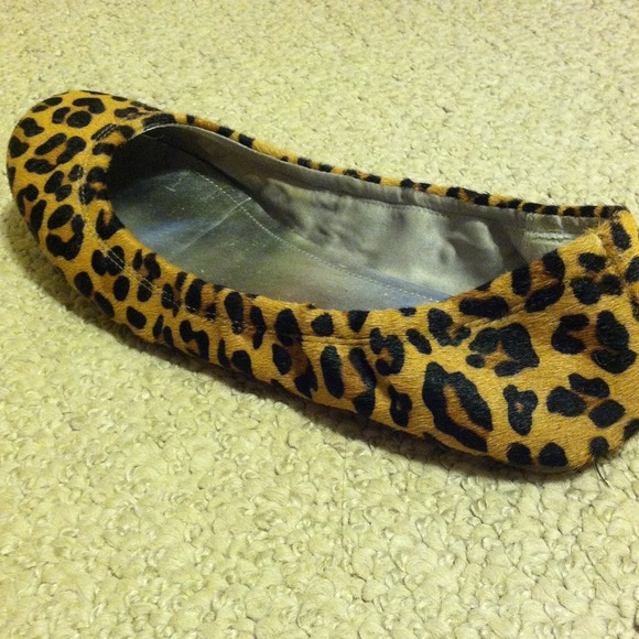 Lightly worn Calvin Klein flats - Picture 2 of 3