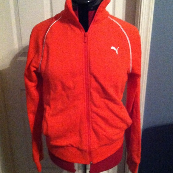 ✋SOLD✋Puma sweat jacket